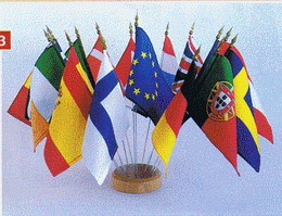 Jeu de 29 pays dont 1 drapeau UE + 1 Socle